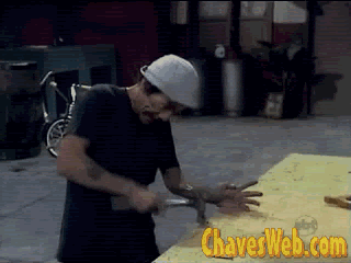 seu madruga martelando